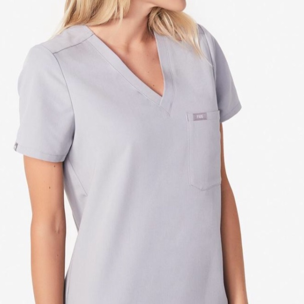 Catarina One Pocket Scrub Top Cement (WORN TWICE)